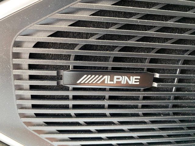 Vehicle image 16 of 40
