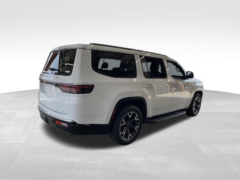 Vehicle image 4 of 40
