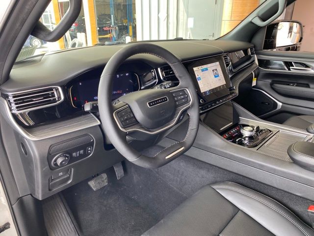 Vehicle image 19 of 40