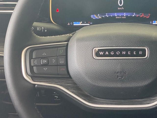 Vehicle image 21 of 40
