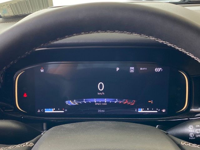 Vehicle image 23 of 40