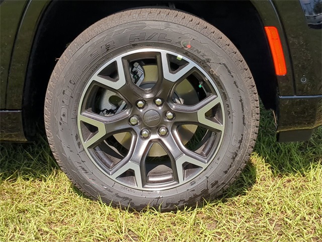 Vehicle image 11 of 28
