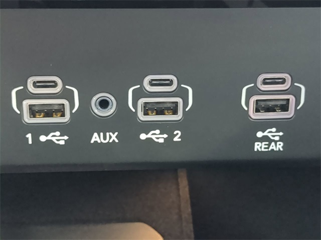Vehicle image 22 of 28