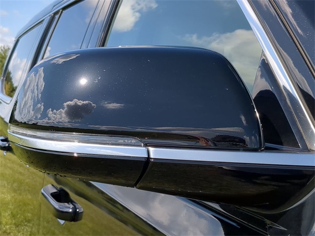 Vehicle image 12 of 28