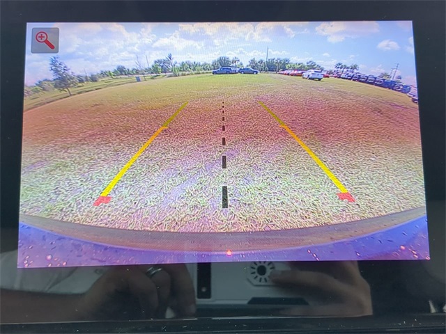 Vehicle image 20 of 28
