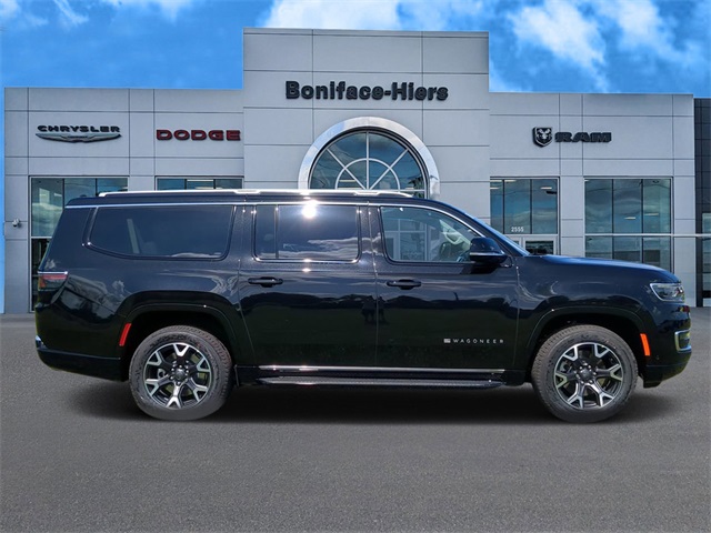 Vehicle image 4 of 28