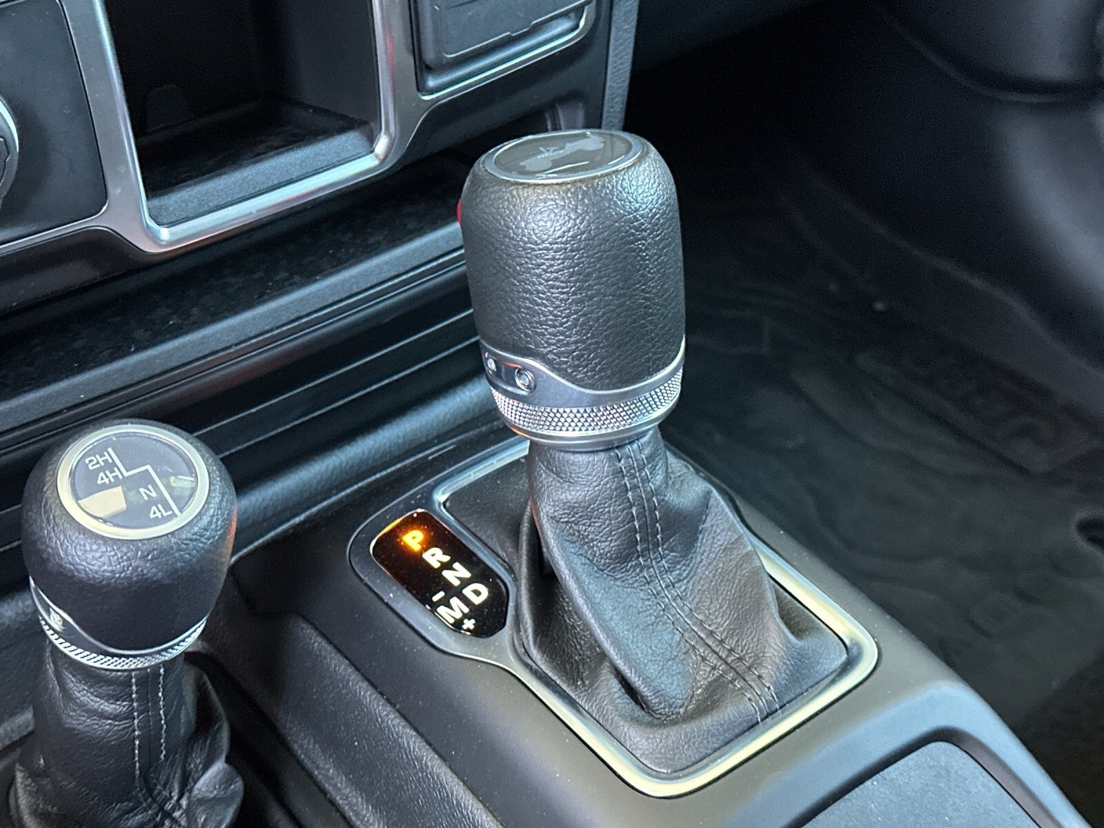 Vehicle image 21 of 27