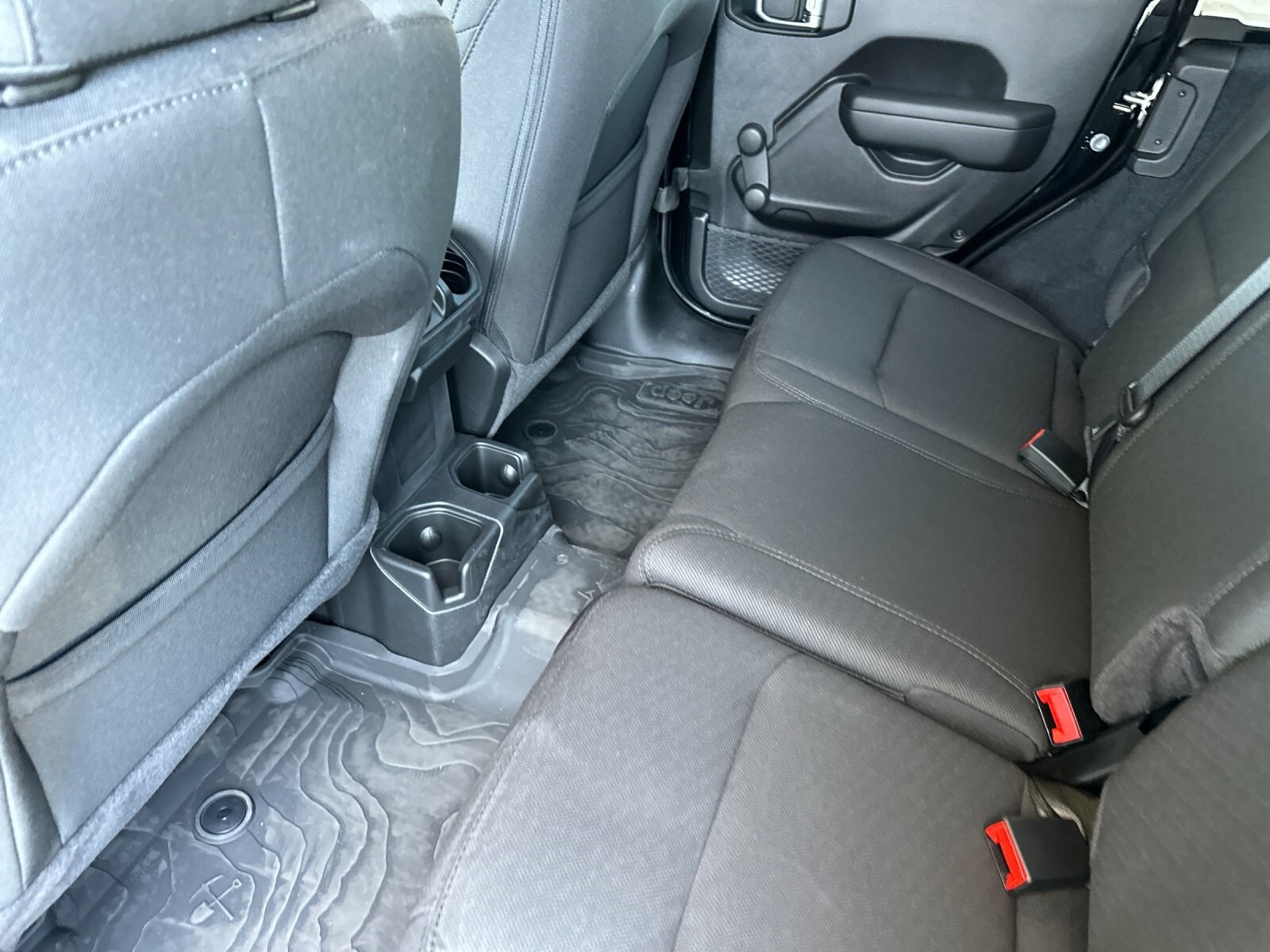 Vehicle image 13 of 27