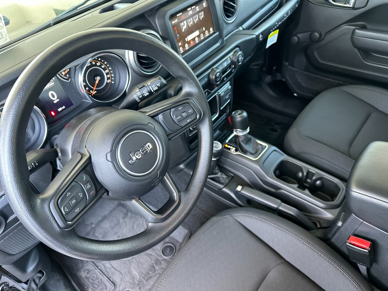 Vehicle image 11 of 27