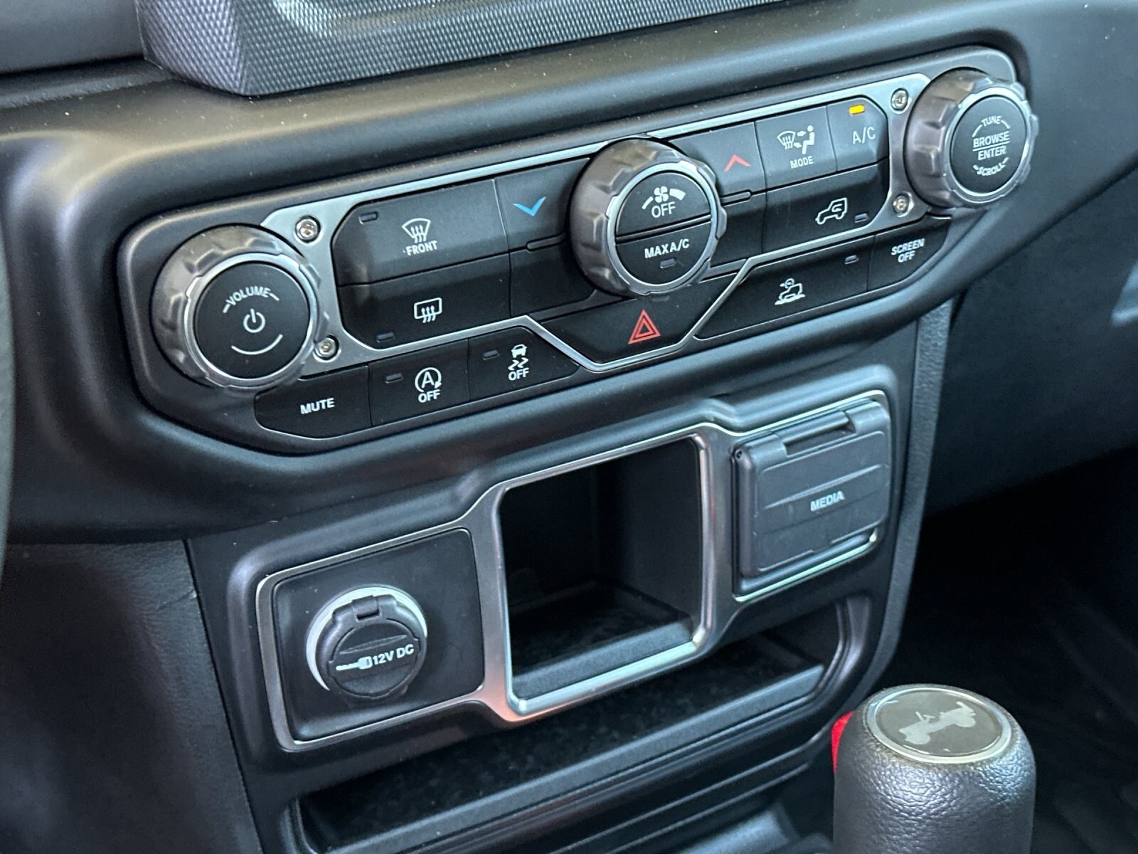 Vehicle image 20 of 27