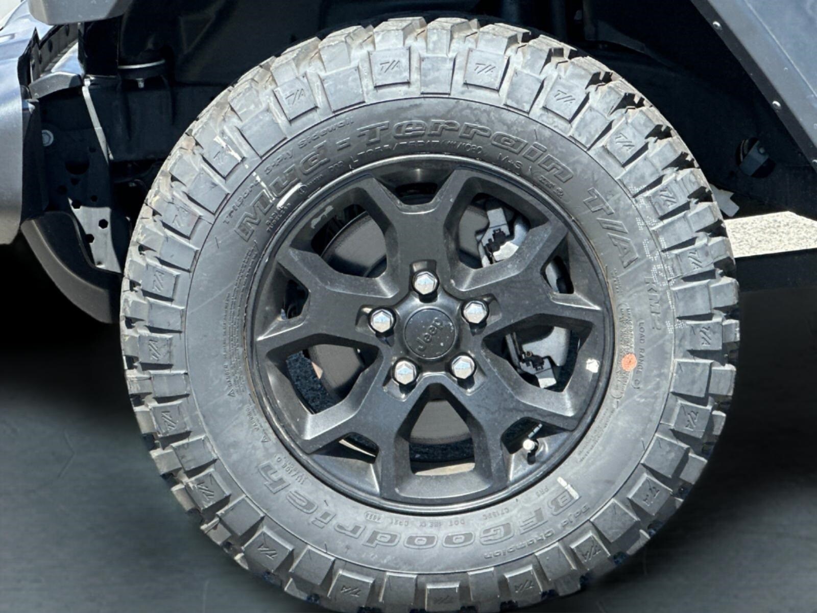 Vehicle image 24 of 27