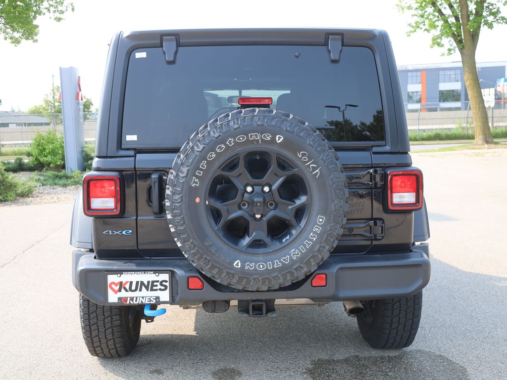 Vehicle image 8 of 46