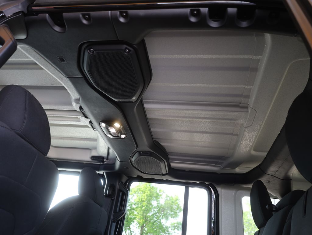 Vehicle image 29 of 46