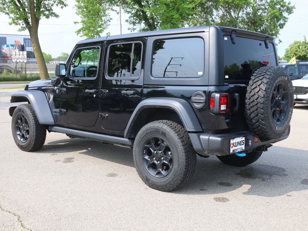 Vehicle image 7 of 46