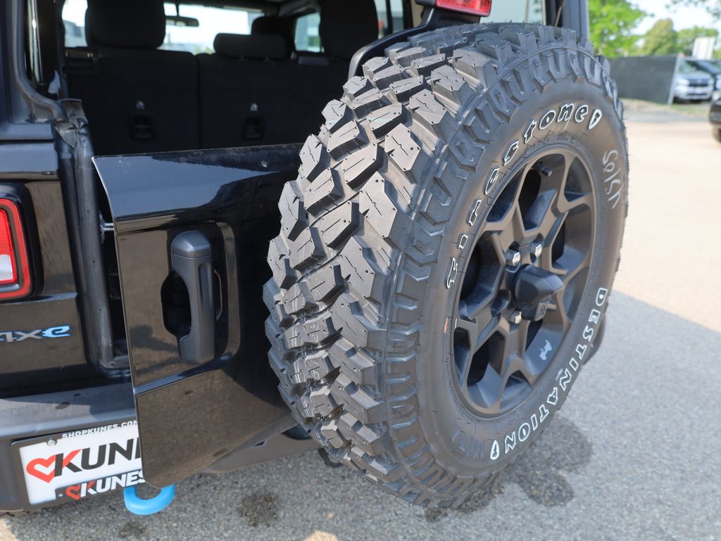 Vehicle image 14 of 46