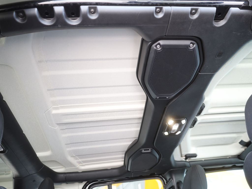 Vehicle image 22 of 46