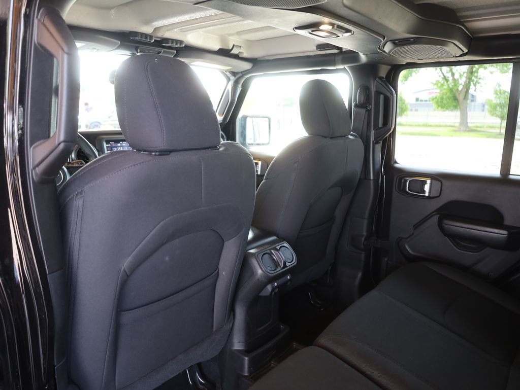 Vehicle image 28 of 46