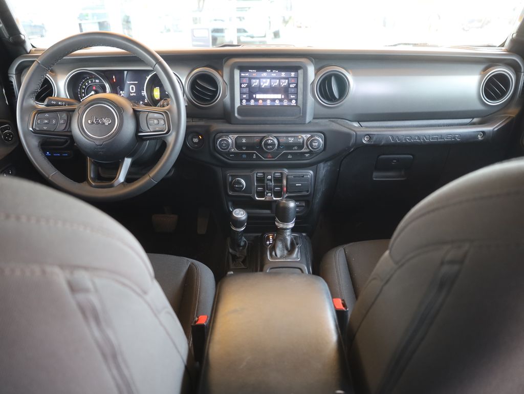Vehicle image 26 of 46