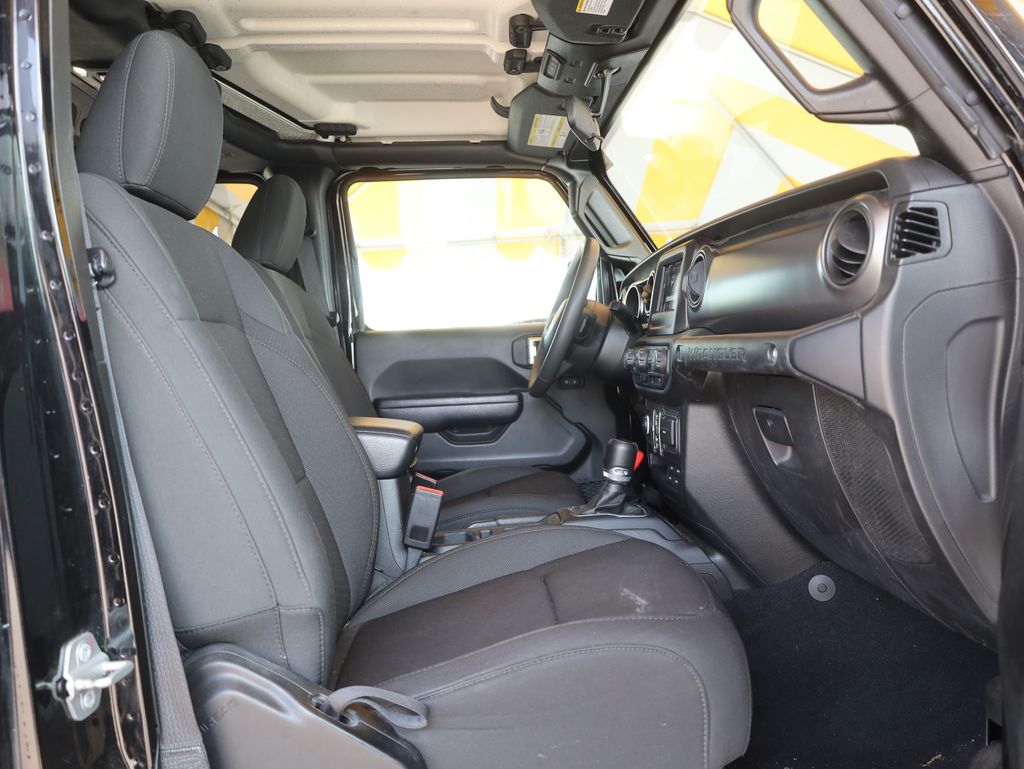 Vehicle image 15 of 46