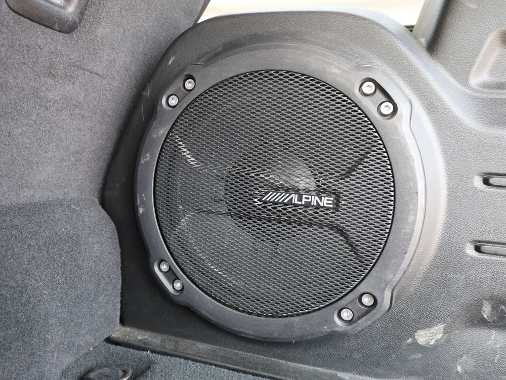 Vehicle image 11 of 46