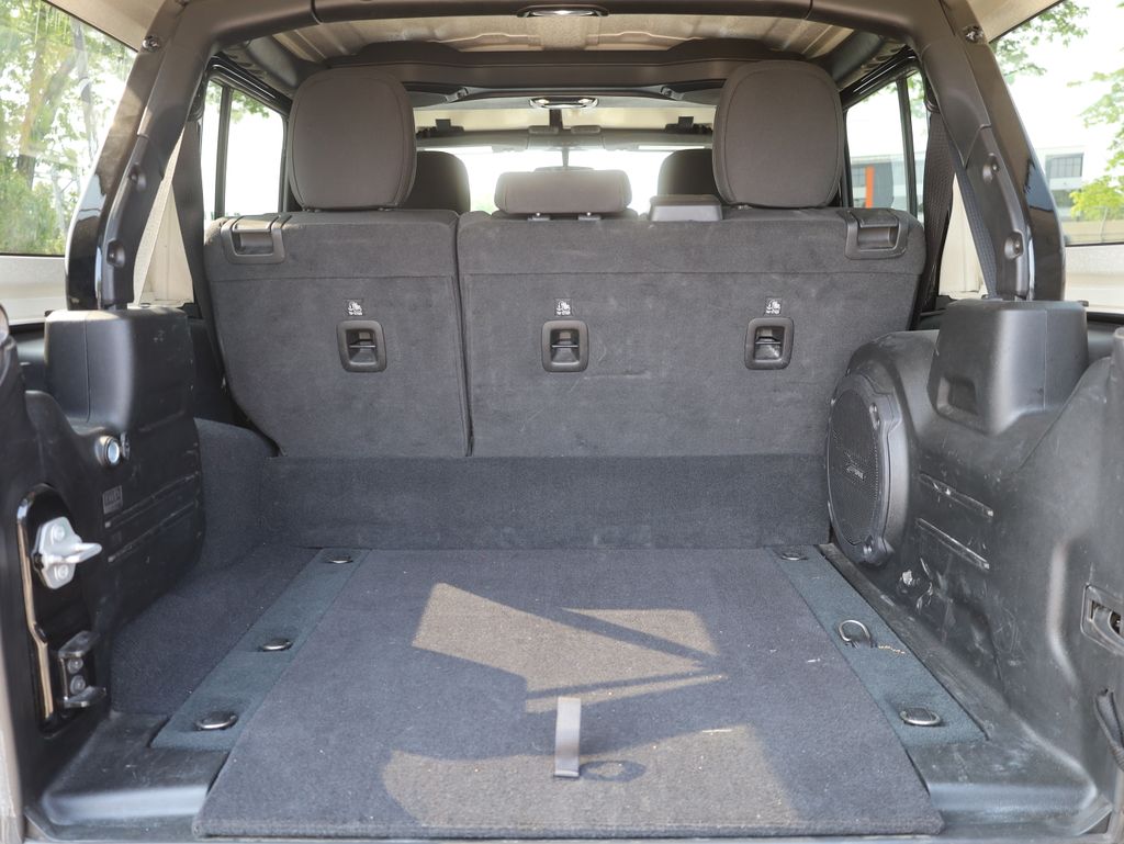 Vehicle image 10 of 46