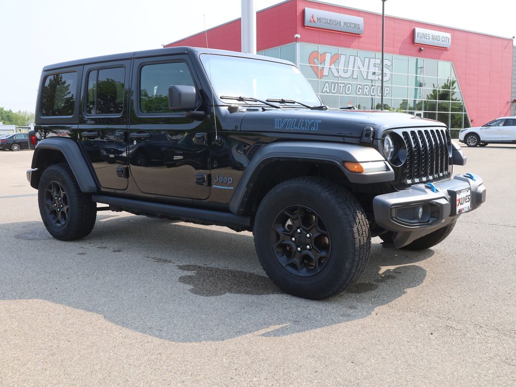 Vehicle image 4 of 46