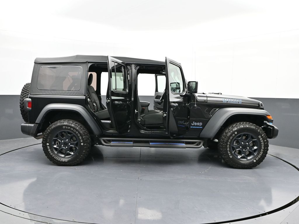 Vehicle image 14 of 31