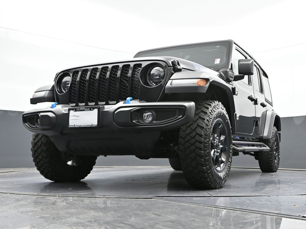 Vehicle image 3 of 31