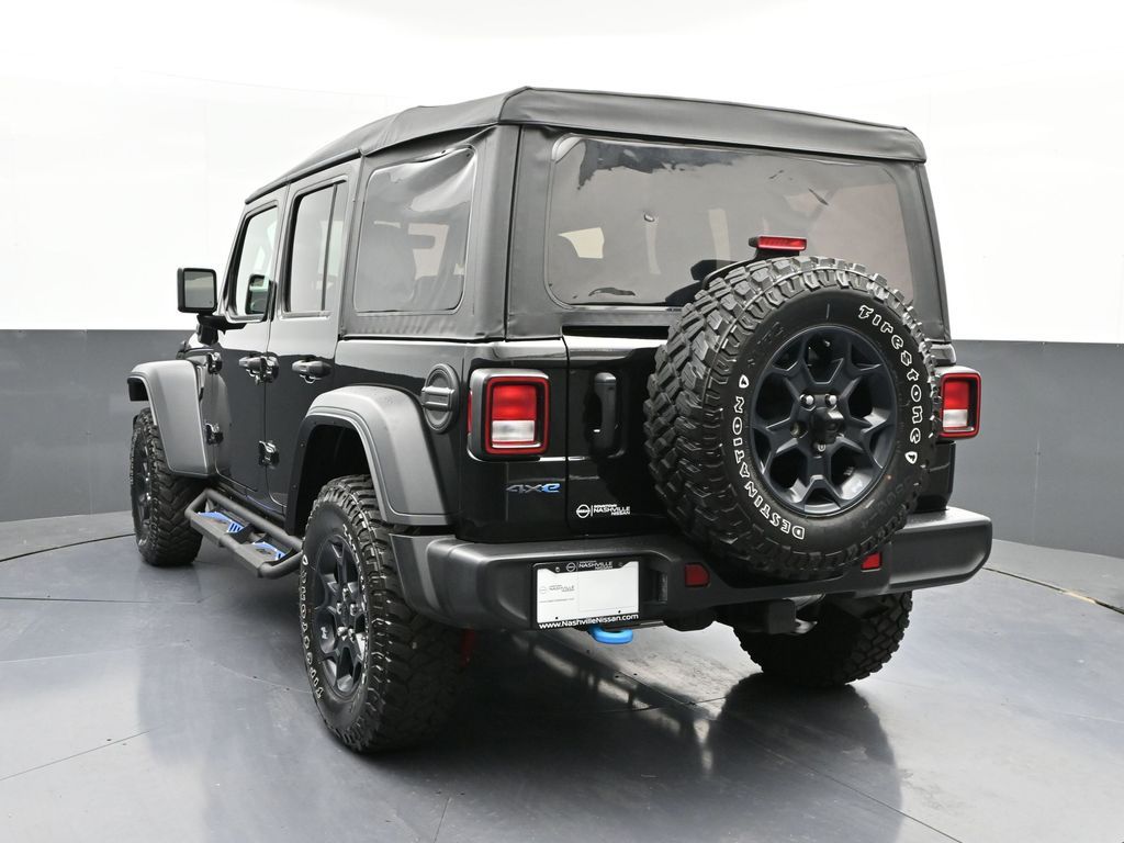 Vehicle image 22 of 31