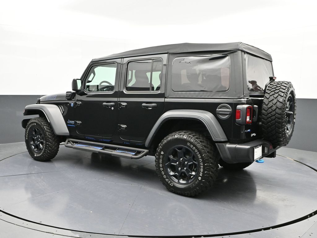 Vehicle image 24 of 31