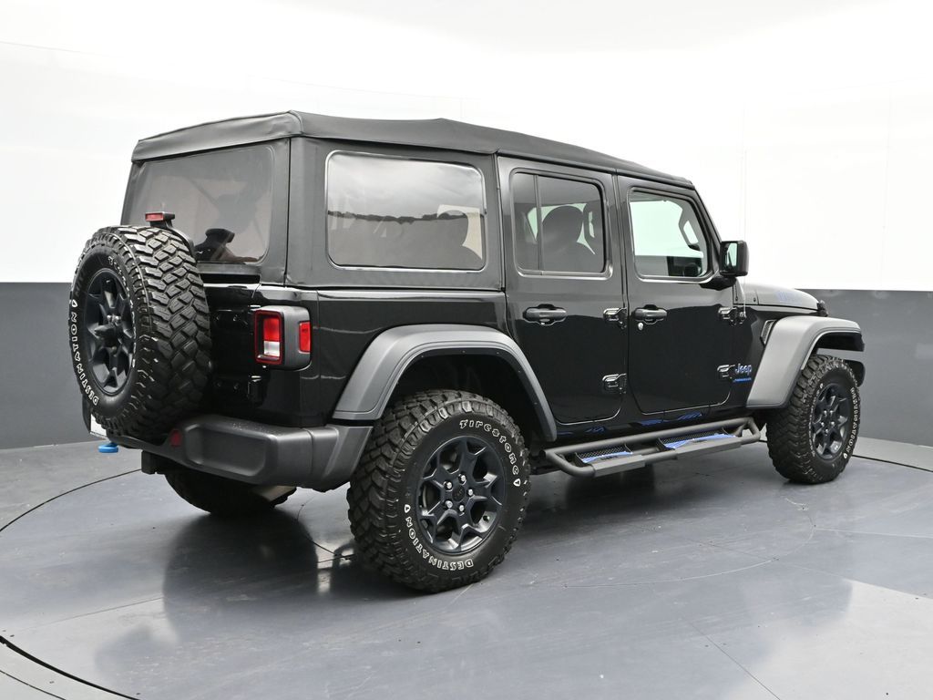 Vehicle image 16 of 31