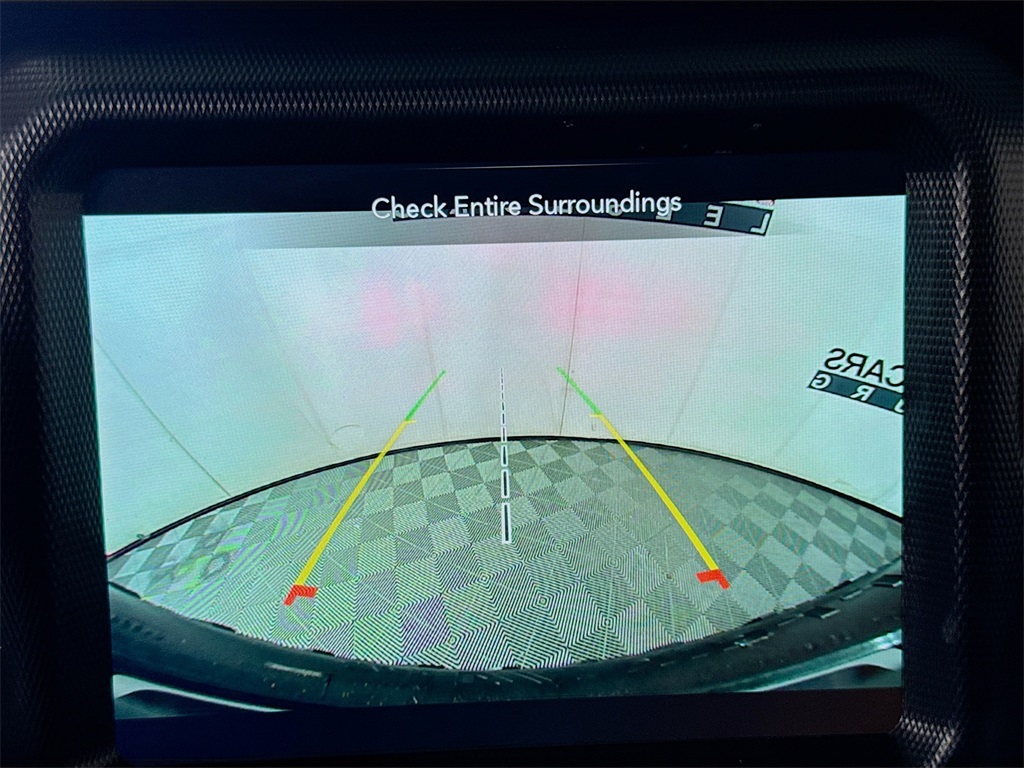 Vehicle image 14 of 31