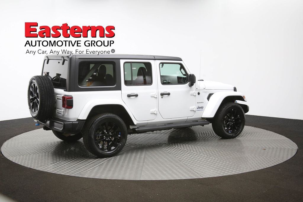 Vehicle image 21 of 63