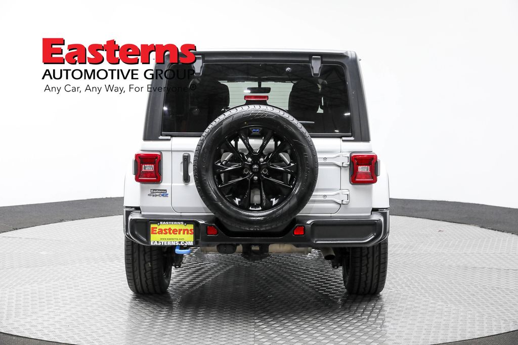 Vehicle image 5 of 63