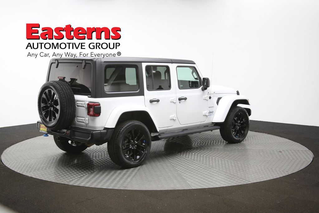 Vehicle image 20 of 63
