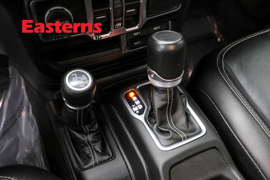 Vehicle image 43 of 63