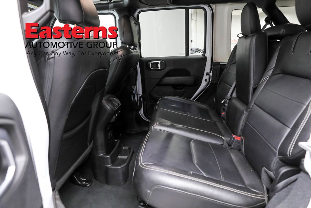 Vehicle image 51 of 63