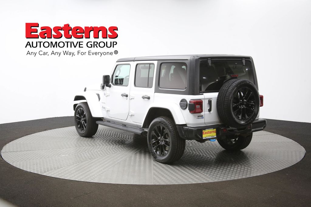 Vehicle image 37 of 63