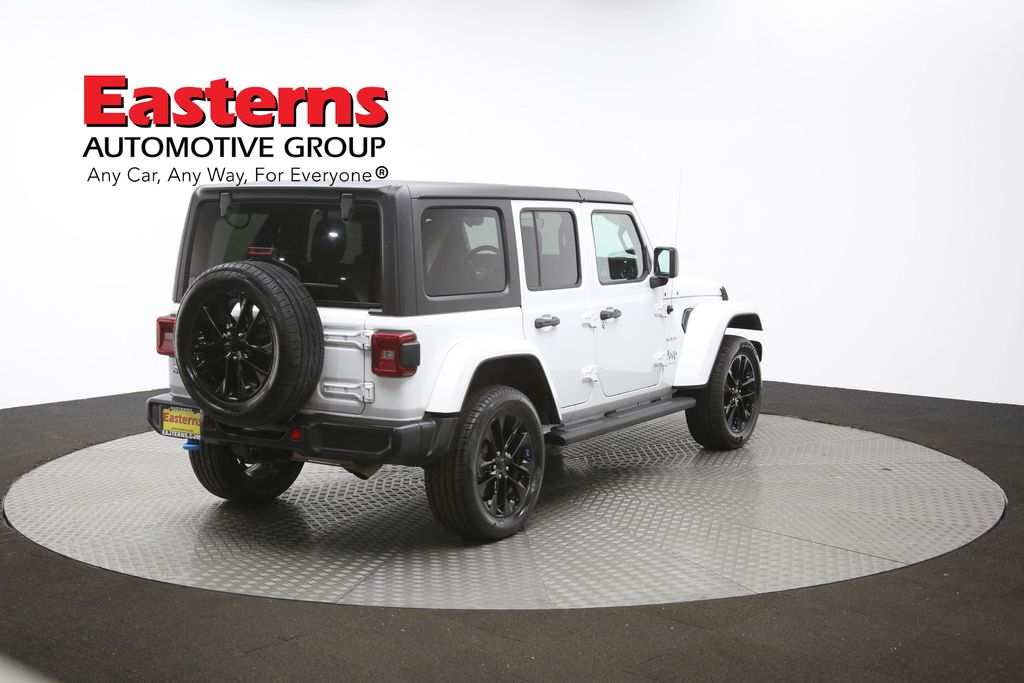 Vehicle image 19 of 63