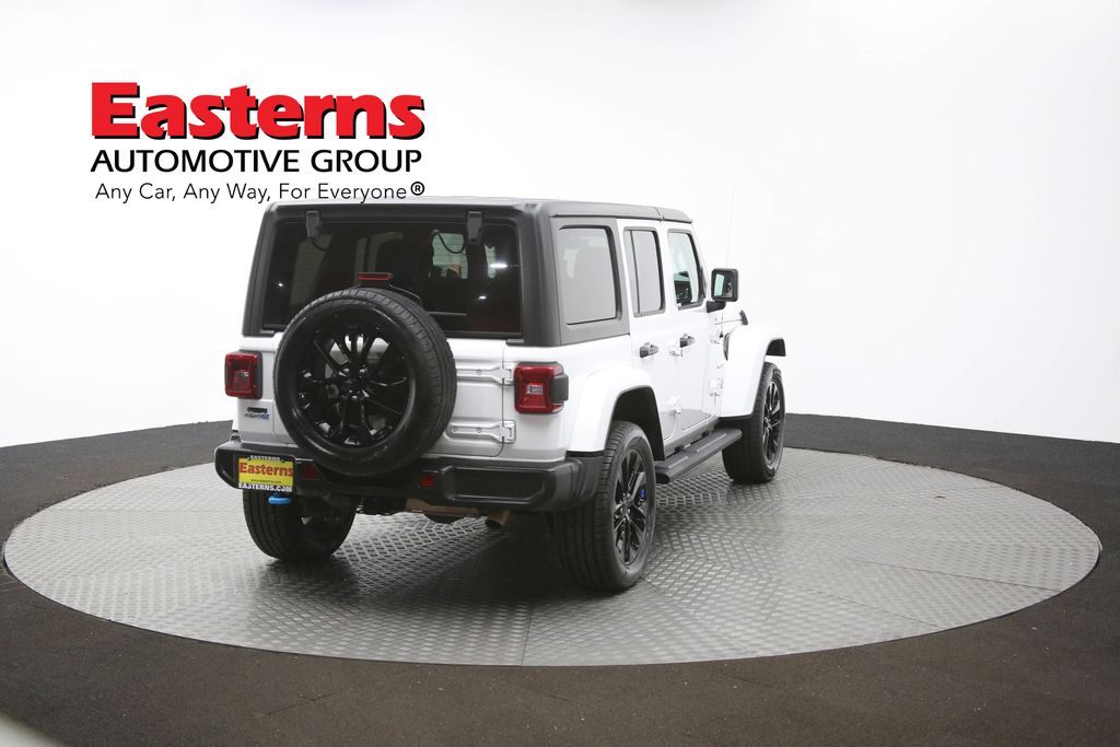 Vehicle image 18 of 63