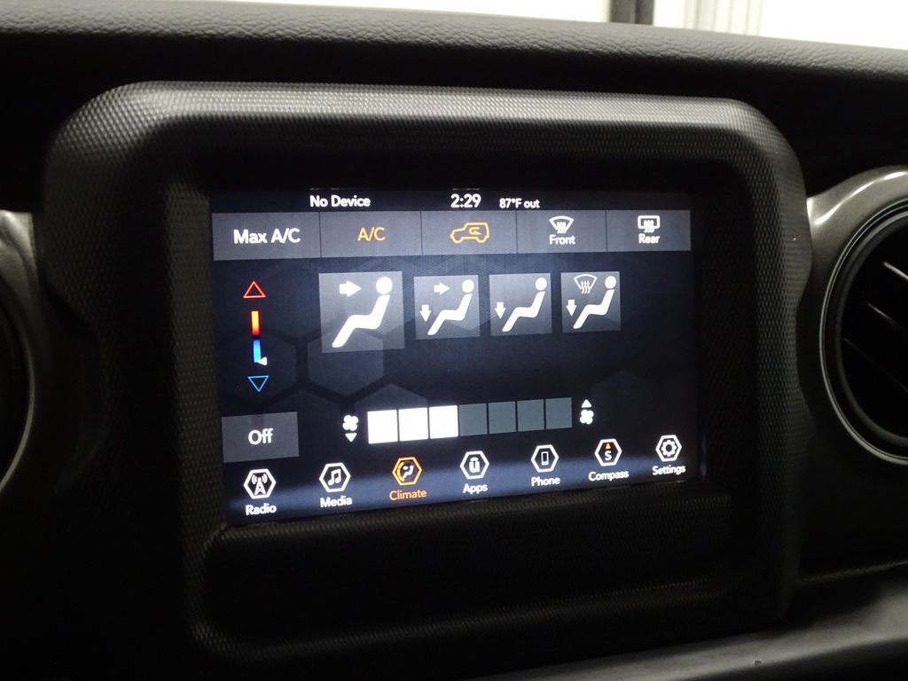 Vehicle image 24 of 39