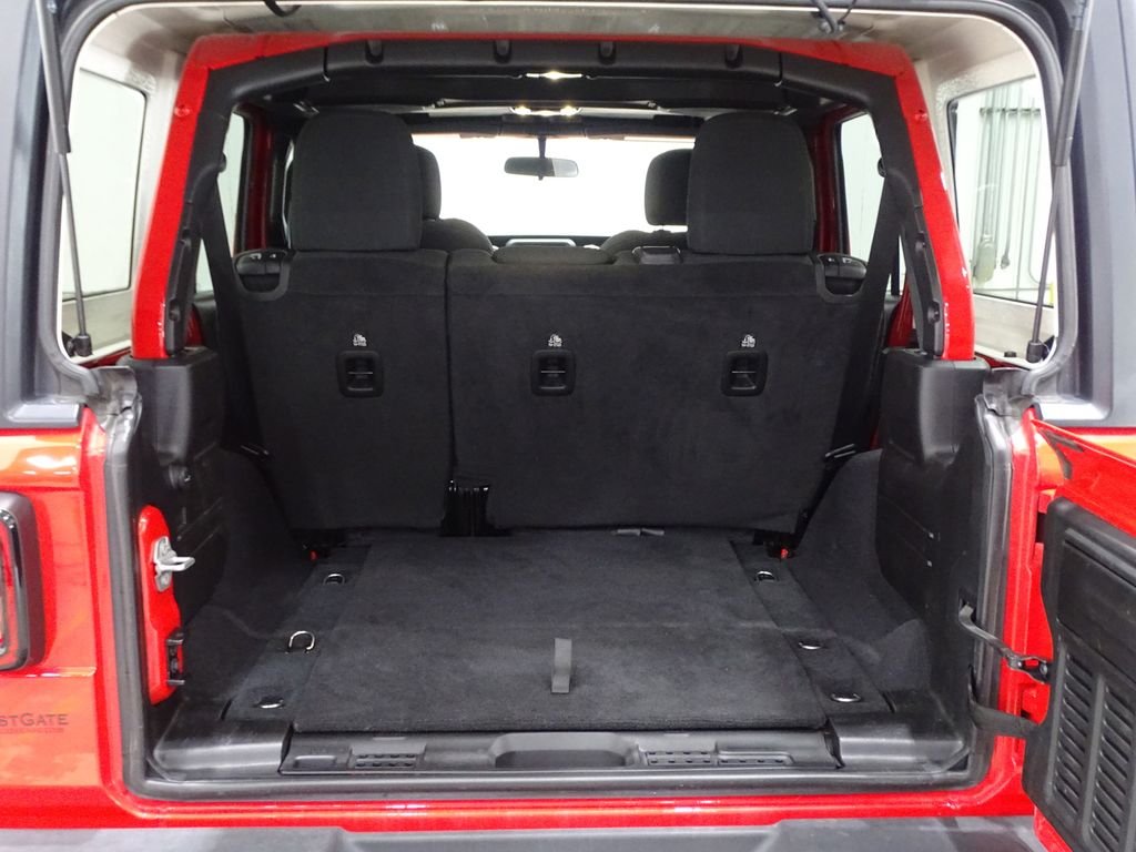 Vehicle image 9 of 39