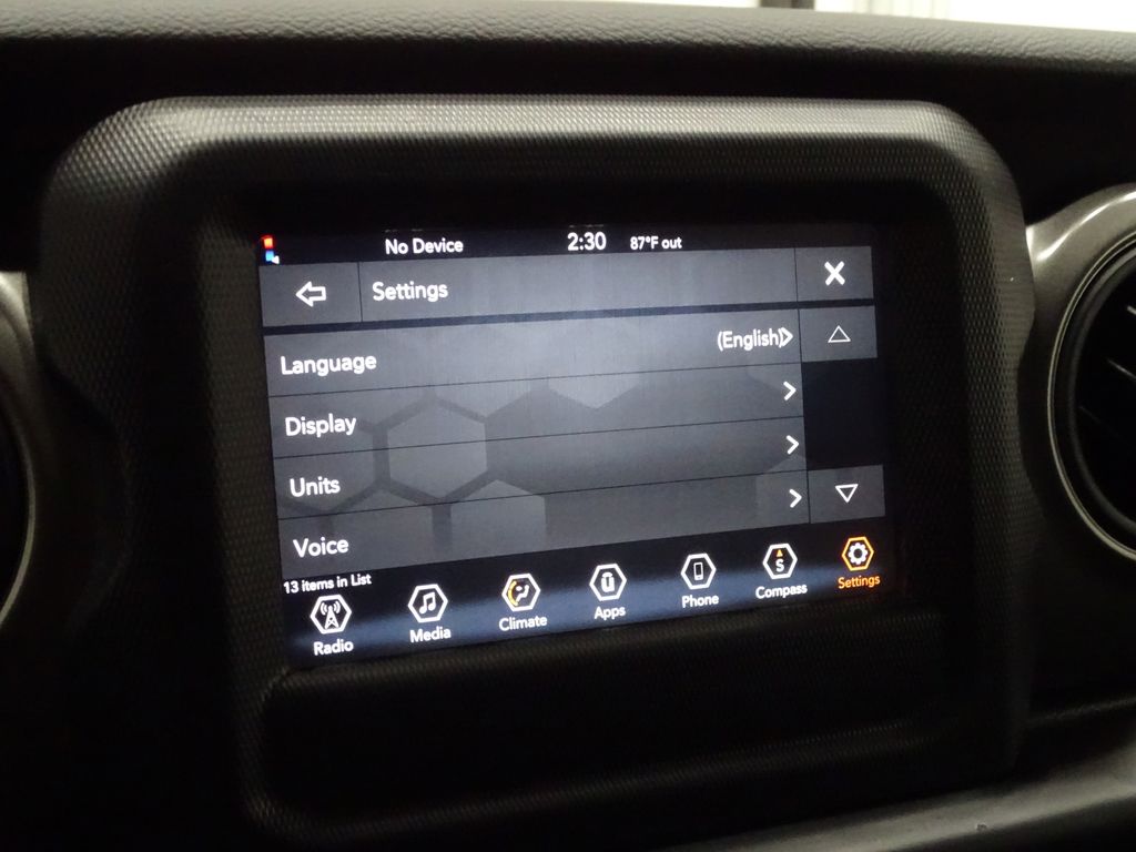 Vehicle image 18 of 39