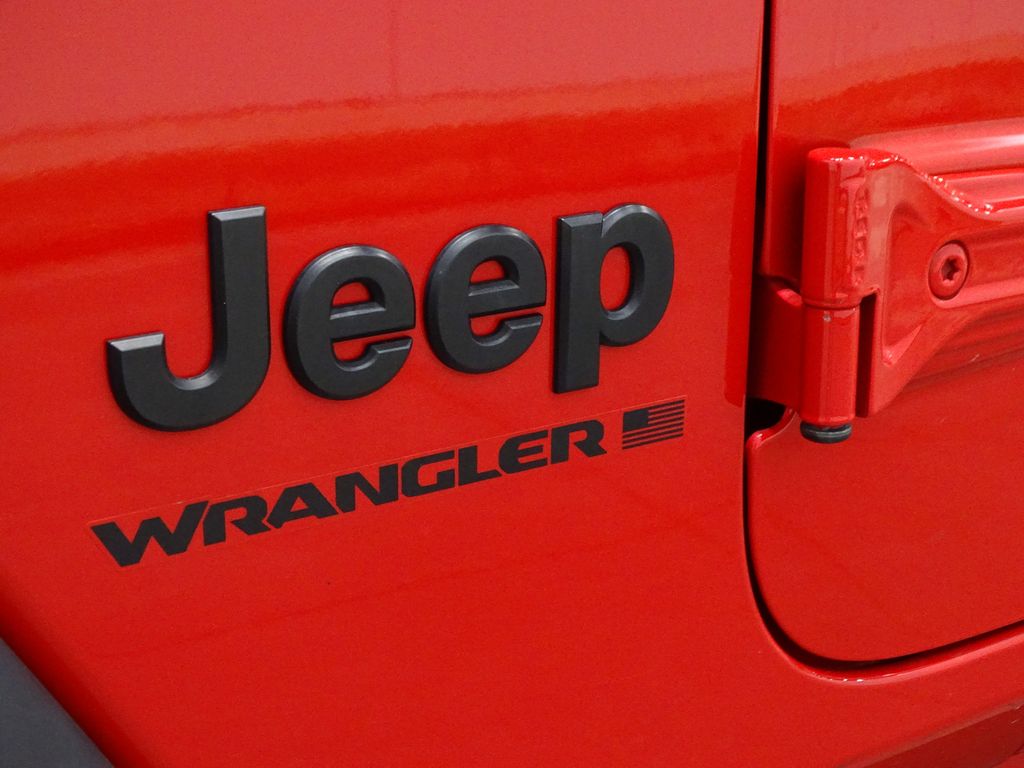 Vehicle image 35 of 39