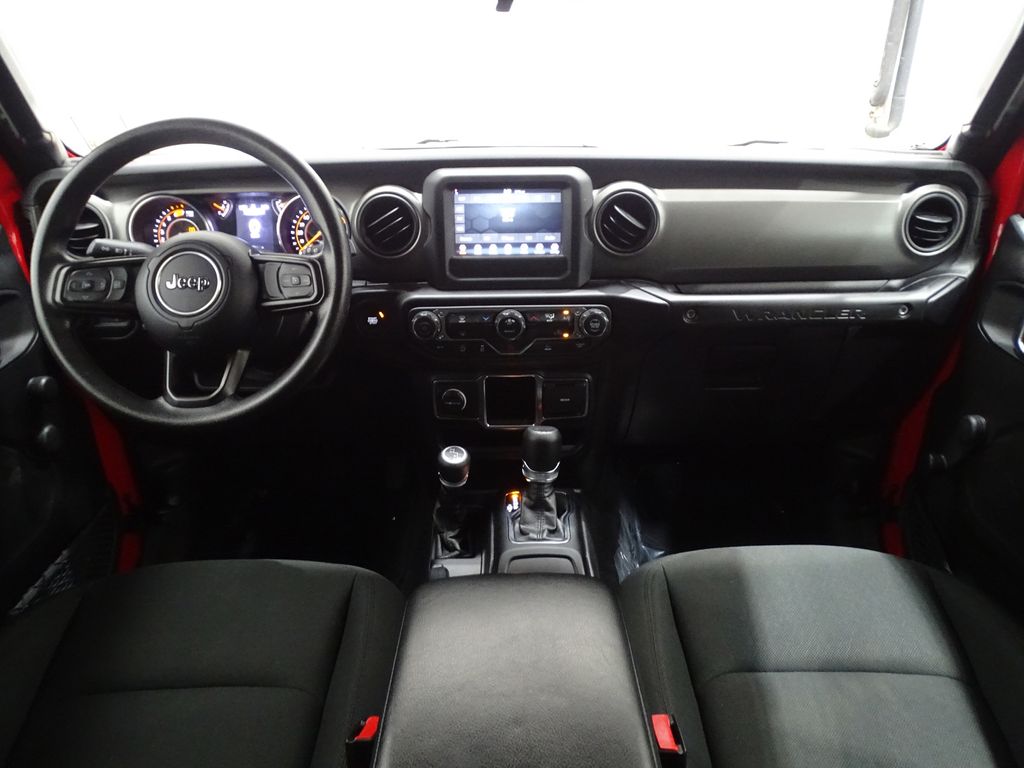 Vehicle image 13 of 39