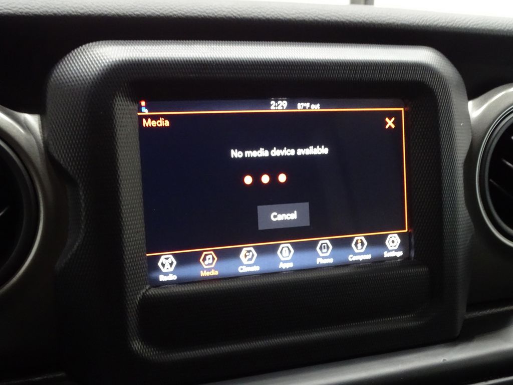 Vehicle image 20 of 39