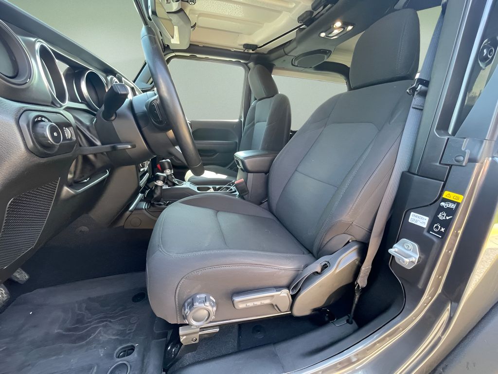 Vehicle image 19 of 29