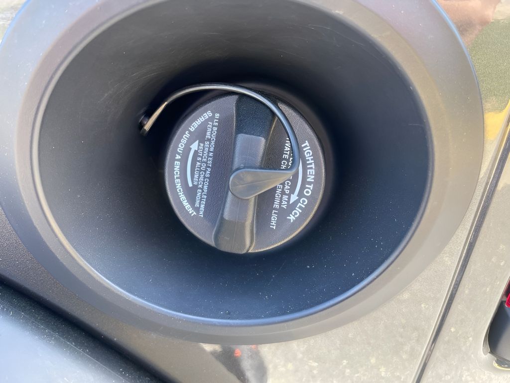 Vehicle image 22 of 29