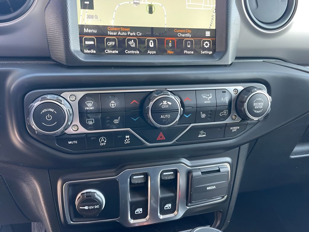 Vehicle image 24 of 29