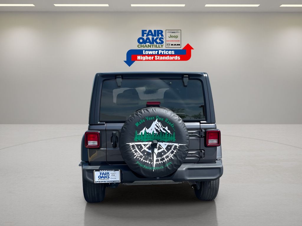 Vehicle image 8 of 29